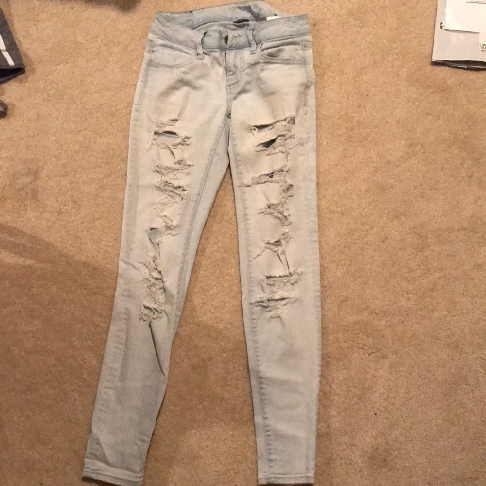 AEO light wash skinny jeans